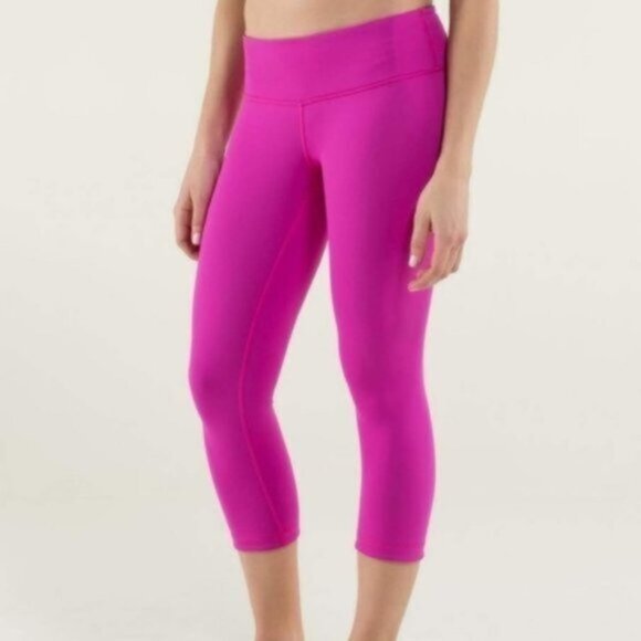 lululemon athletica Pants - Lululemon Wunder Under hot pink crops 19"